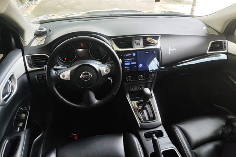 Used Nissan Sylphy 2024 Classic 1.6XE CVT Comfort Edition Center Console