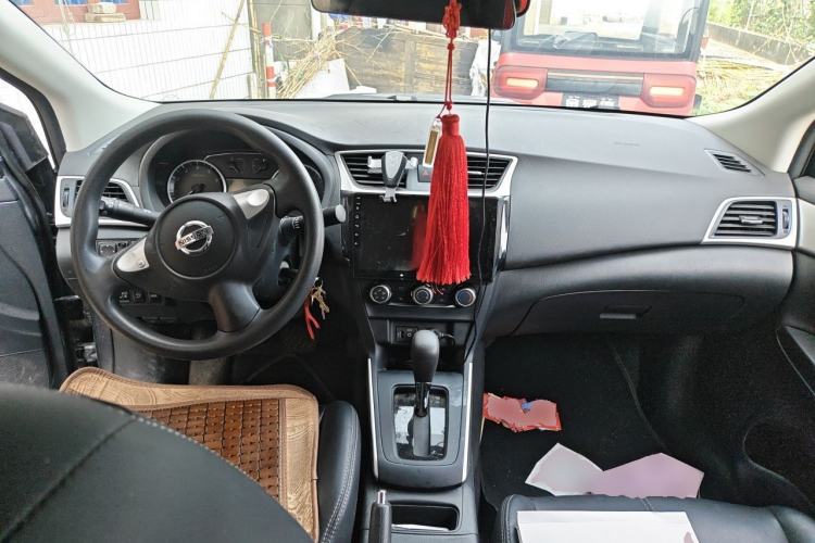 Used Nissan Sylphy 2024 Revised Version Classic 1.6XE CVT Comfort Edition Center Console