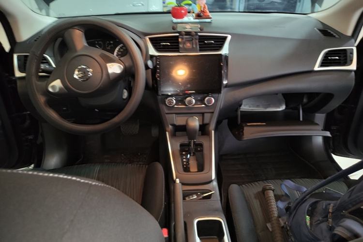 Used Nissan Sylphy 2024 Facelifted Three Classic 1.6XE CVT Comfort Edition Center Console