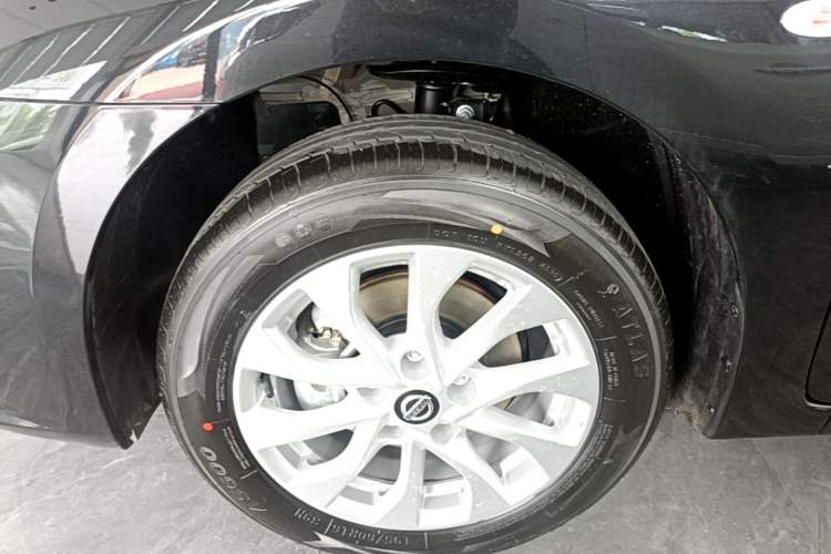 Used Nissan Sylphy 2024 Facelifted Three Classic 1.6XE CVT Comfort Edition Exterior 4