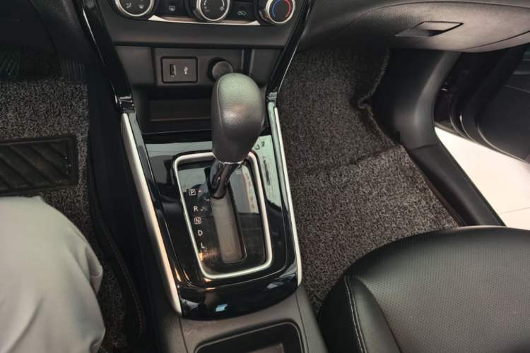Used Nissan Sylphy 2024 Classic 1.6XL CVT Luxury Edition Gear Lever
