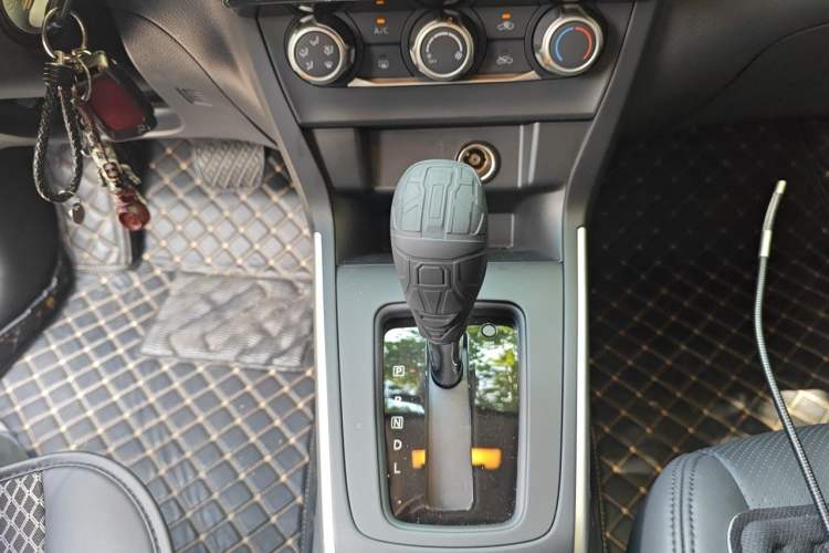 Used Nissan Sylphy 2024 Facelifted Three Classic 1.6XE CVT Comfort Edition Gear Lever