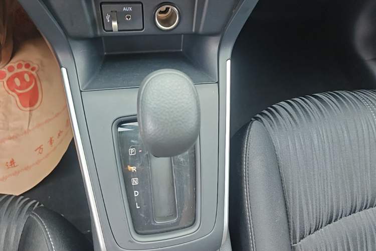 Used Nissan Sylphy 2024 Classic 1.6XE CVT Comfort Edition Gear Lever