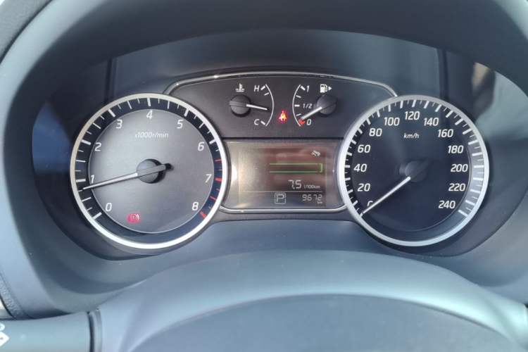 Used Nissan Sylphy 2024 Classic 1.6XE+ CVT Large-Screen Version Instrument Cluster
