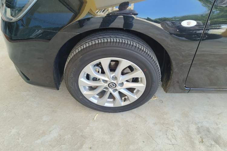 Used Nissan Sylphy 2024 Restyled Version 2 Classic 1.6XE CVT Comfort Edition Left Front Wheel Hub