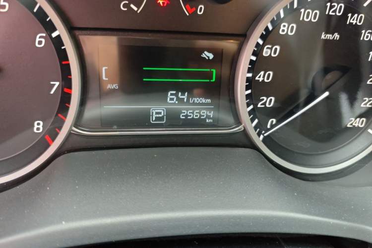 Used Nissan Sylphy 2024 Classic 1.6XL CVT Luxury Edition Odometer Close Up