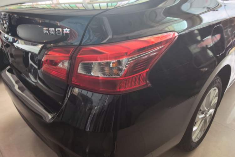 Used Nissan Sylphy 2024 Classic 1.6XL CVT Luxury Edition Right Rear Taillight