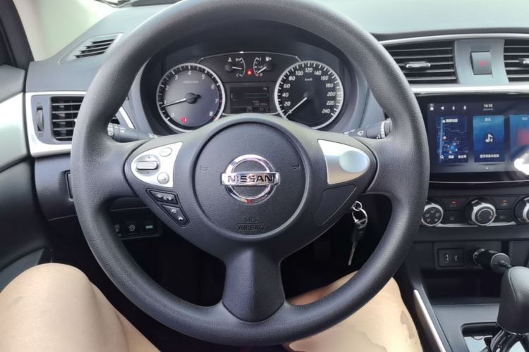 Used Nissan Sylphy 2024 Classic 1.6XE+ CVT Large-Screen Version Steering Wheel