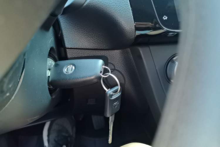 Used Nissan Sylphy 2024 Classic 1.6XE+ CVT Large-Screen Version Vehicle Key