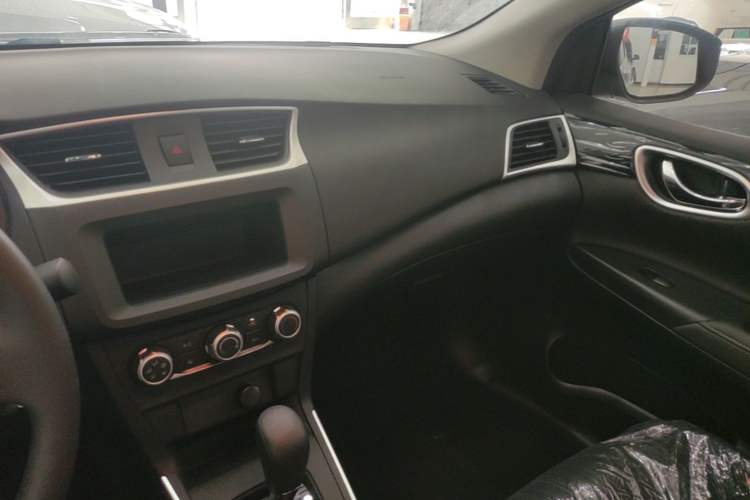 Used Nissan Sylphy 2024 Facelifted Three Classic 1.6XE CVT Comfort Edition Audio And AC Panel