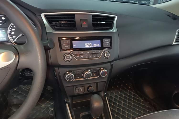 Used Nissan Sylphy 2024 Classic 1.6XE CVT Comfort Edition Audio And AC Panel