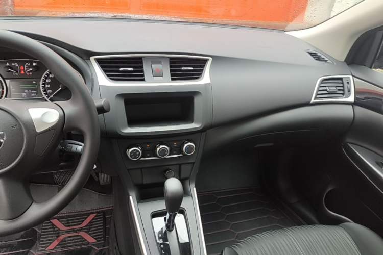 Used Nissan Sylphy 2024 Facelifted Three Classic 1.6XE CVT Comfort Edition Audio And AC Panel