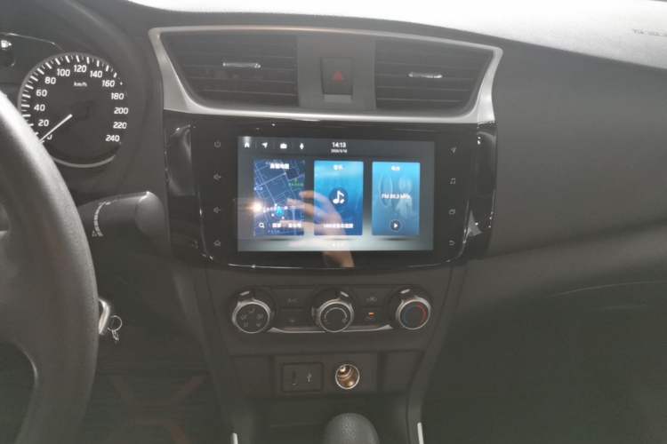 Used Nissan Sylphy 2024 Classic 1.6XE+ CVT Large-Screen Version Audio And AC Panel