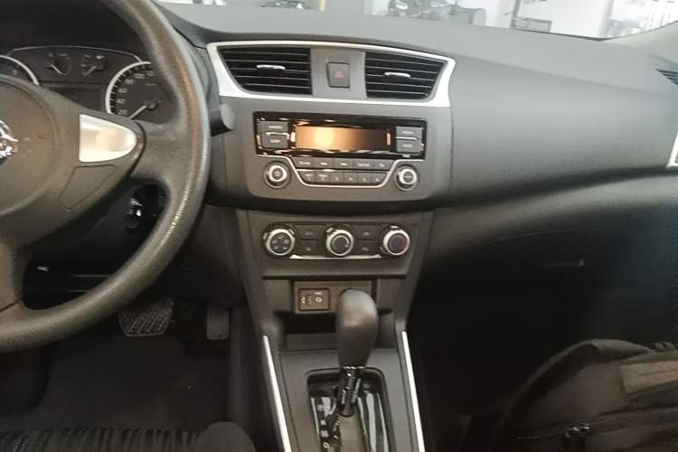 Used Nissan Sylphy 2024 Classic 1.6XE CVT Comfort Edition Audio And AC Panel