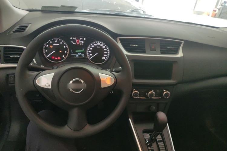 Used Nissan Sylphy 2024 Facelifted Three Classic 1.6XE CVT Comfort Edition Center Console