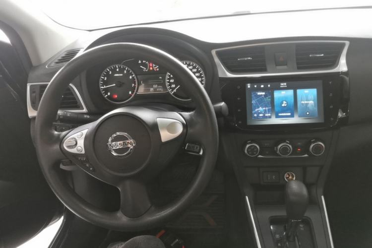 Used Nissan Sylphy 2024 Classic 1.6XE+ CVT Large-Screen Version Center Console