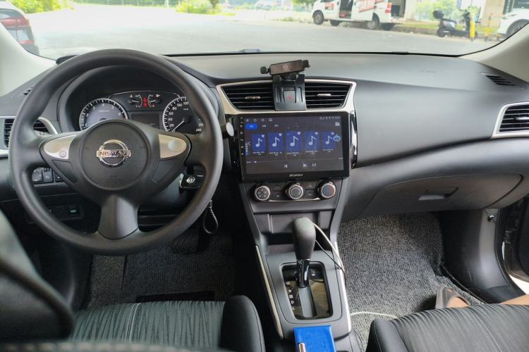 Used Nissan Sylphy 2024 Restyled Version 2 Classic 1.6XE CVT Comfort Edition Center Console