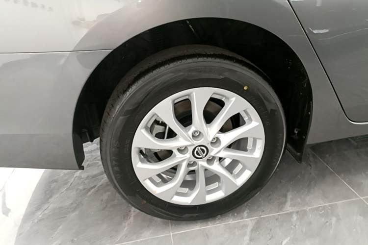 Used Nissan Sylphy 2024 Facelifted Three Classic 1.6XE CVT Comfort Edition Exterior 5