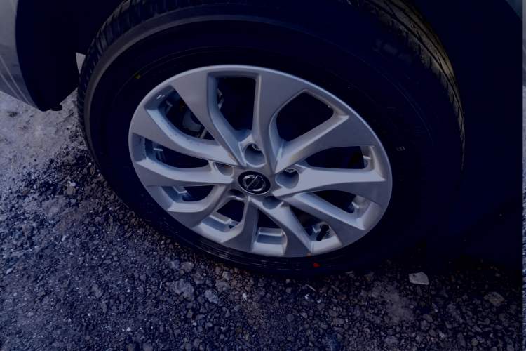 Used Nissan Sylphy 2024 Facelifted Three Classic 1.6XE CVT Comfort Edition Exterior 5