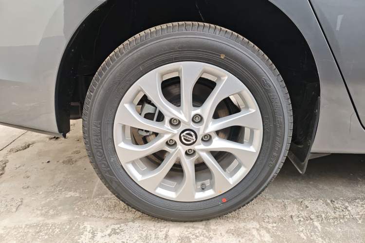 Used Nissan Sylphy 2024 Facelifted Three Classic 1.6XE CVT Comfort Edition Exterior 5