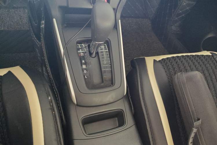 Used Nissan Sylphy 2024 Facelifted Three Classic 1.6XE CVT Comfort Edition Gear Lever