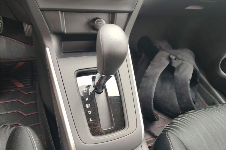 Used Nissan Sylphy 2024 Facelifted Three Classic 1.6XE CVT Comfort Edition Gear Lever
