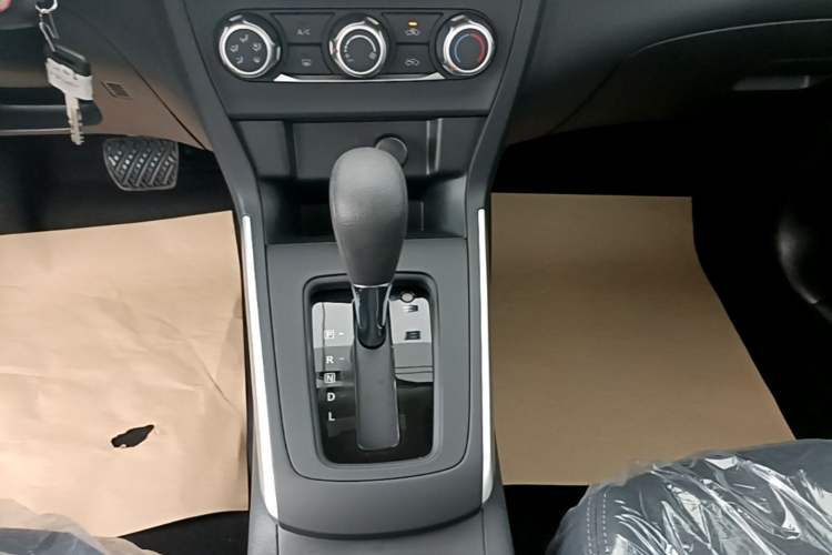 Used Nissan Sylphy 2024 Facelifted Three Classic 1.6XE CVT Comfort Edition Gear Lever