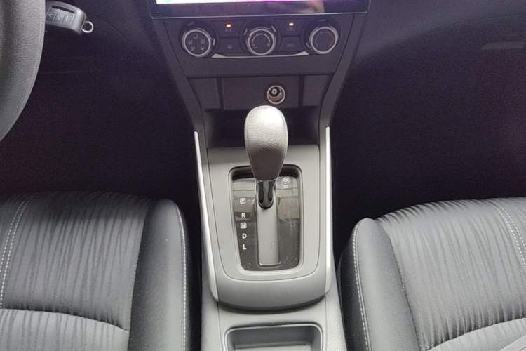 Used Nissan Sylphy 2024 Restyled Version 2 Classic 1.6XE CVT Comfort Edition Gear Lever