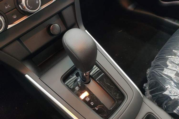 Used Nissan Sylphy 2024 Facelifted Three Classic 1.6XE CVT Comfort Edition Gear Lever