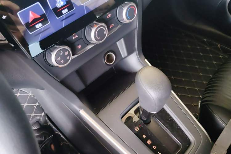 Used Nissan Sylphy 2024 Facelifted Three Classic 1.6XE CVT Comfort Edition Gear Lever