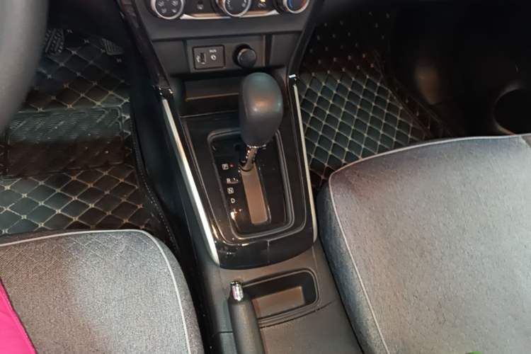 Used Nissan Sylphy 2024 Classic 1.6XE CVT Comfort Edition Gear Lever
