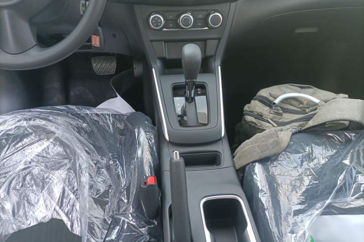 Used Nissan Sylphy 2024 Facelifted Three Classic 1.6XE CVT Comfort Edition Gear Lever