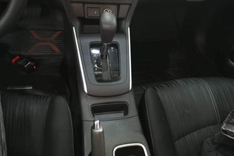 Used Nissan Sylphy 2024 Classic 1.6XE+ CVT Large-Screen Version Gear Lever