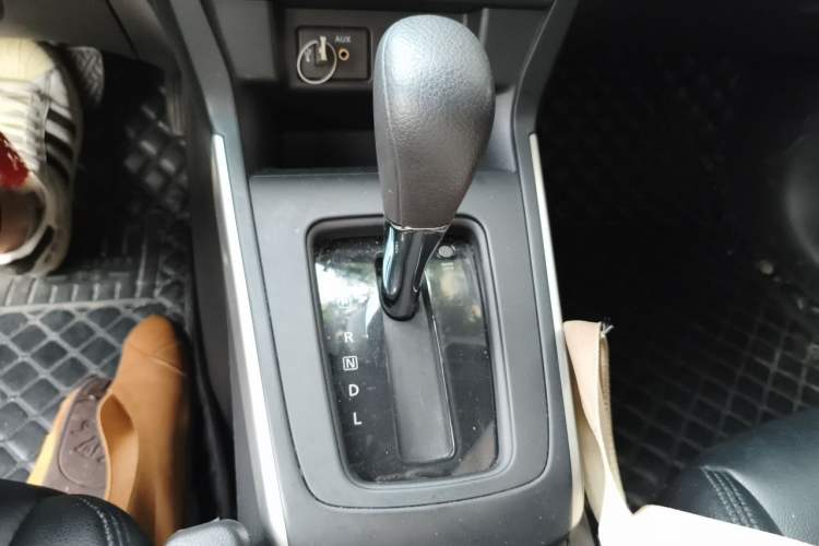 Used Nissan Sylphy 2024 Classic 1.6XE CVT Comfort Edition Gear Lever