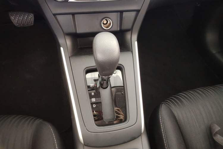 Used Nissan Sylphy 2024 Restyled Version 2 Classic 1.6XE CVT Comfort Edition Gear Lever