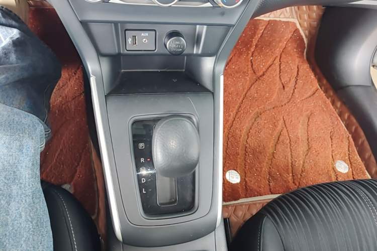 Used Nissan Sylphy 2024 Classic 1.6XE CVT Comfort Edition Gear Lever