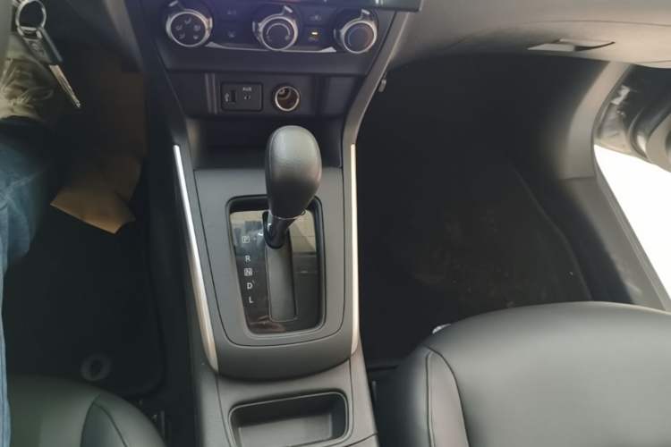 Used Nissan Sylphy 2024 Classic 1.6XE CVT Comfort Edition Gear Lever