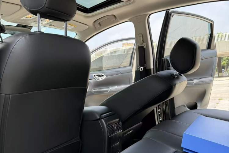 Used Nissan Sylphy 2024 Classic 1.6XL CVT Luxury Edition Interior 3
