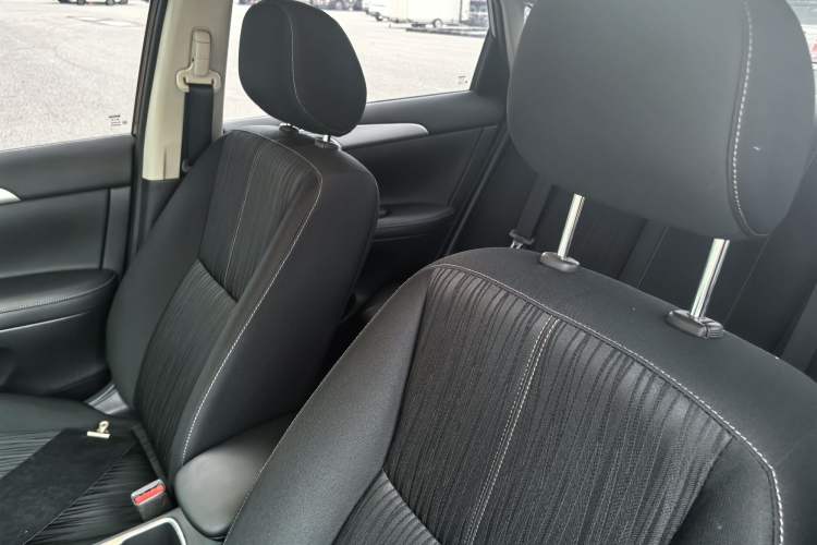 Used Nissan Sylphy 2024 Classic 1.6XE CVT Comfort Edition Interior 5