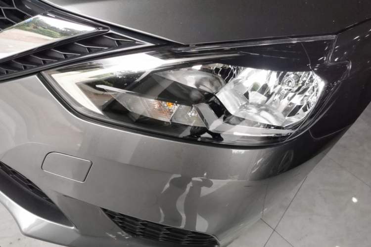 Used Nissan Sylphy 2024 Classic 1.6XE+ CVT Large-Screen Version Left Front Headlight