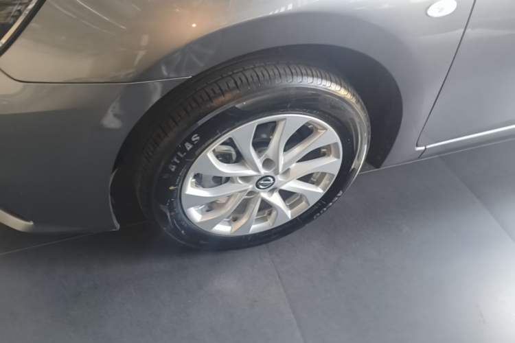 Used Nissan Sylphy 2024 Facelifted Three Classic 1.6XE CVT Comfort Edition Left Front Wheel Hub