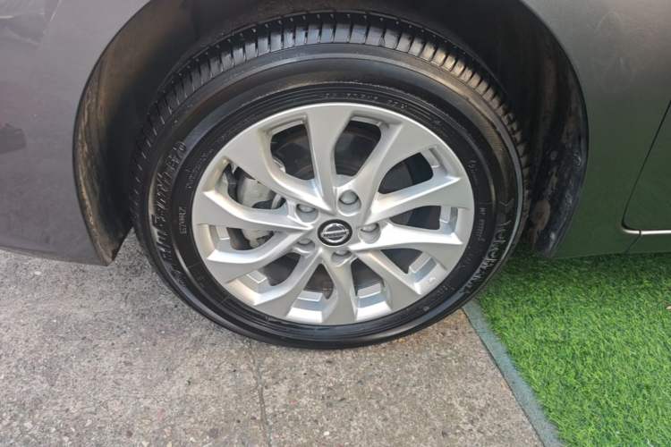 Used Nissan Sylphy 2024 Restyled Version 2 Classic 1.6XE CVT Comfort Edition Left Front Wheel Hub