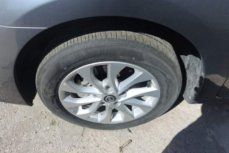 Used Nissan Sylphy 2024 Restyled Version 2 Classic 1.6XE CVT Comfort Edition Left Front Wheel Hub