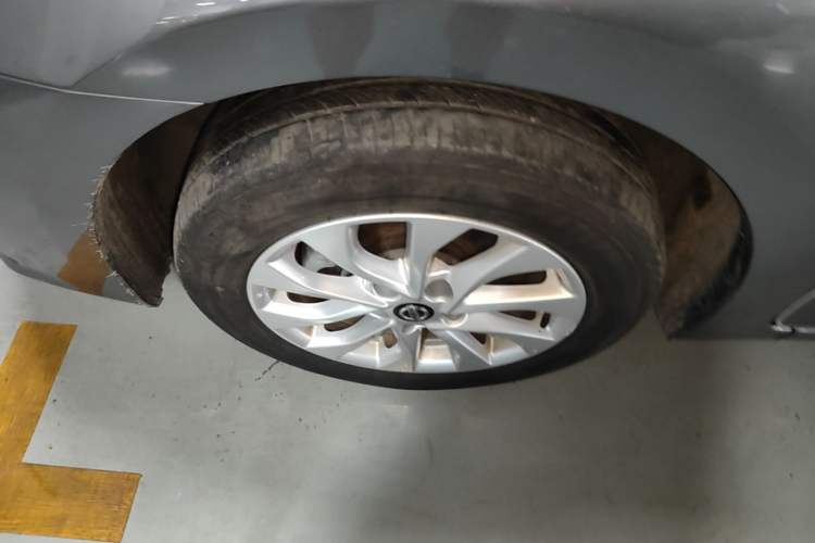 Used Nissan Sylphy 2024 Restyled Version 2 Classic 1.6XE CVT Comfort Edition Left Front Wheel Hub