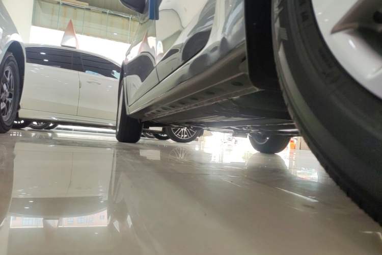 Used Nissan Sylphy 2024 Facelifted Three Classic 1.6XE CVT Comfort Edition Left Side Sill
