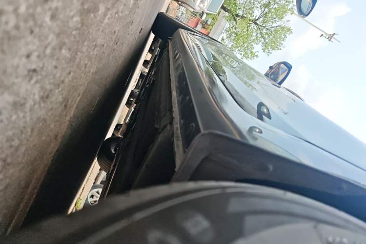 Used Nissan Sylphy 2024 Classic 1.6XE CVT Comfort Edition Left Side Sill