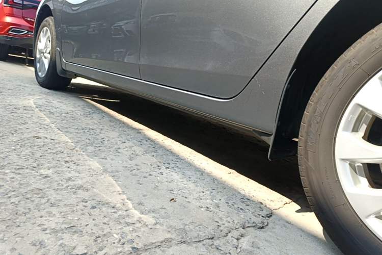 Used Nissan Sylphy 2024 Classic 1.6XE CVT Comfort Edition Left Side Sill