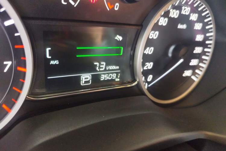 Used Nissan Sylphy 2024 Classic 1.6XL CVT Luxury Edition Odometer Close Up