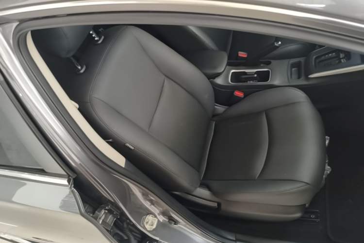 Used Nissan Sylphy 2024 Classic 1.6XE CVT Comfort Edition Right Front Seat