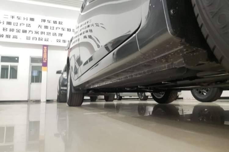 Used Nissan Sylphy 2024 Facelifted Three Classic 1.6XE CVT Comfort Edition Right Side Sill